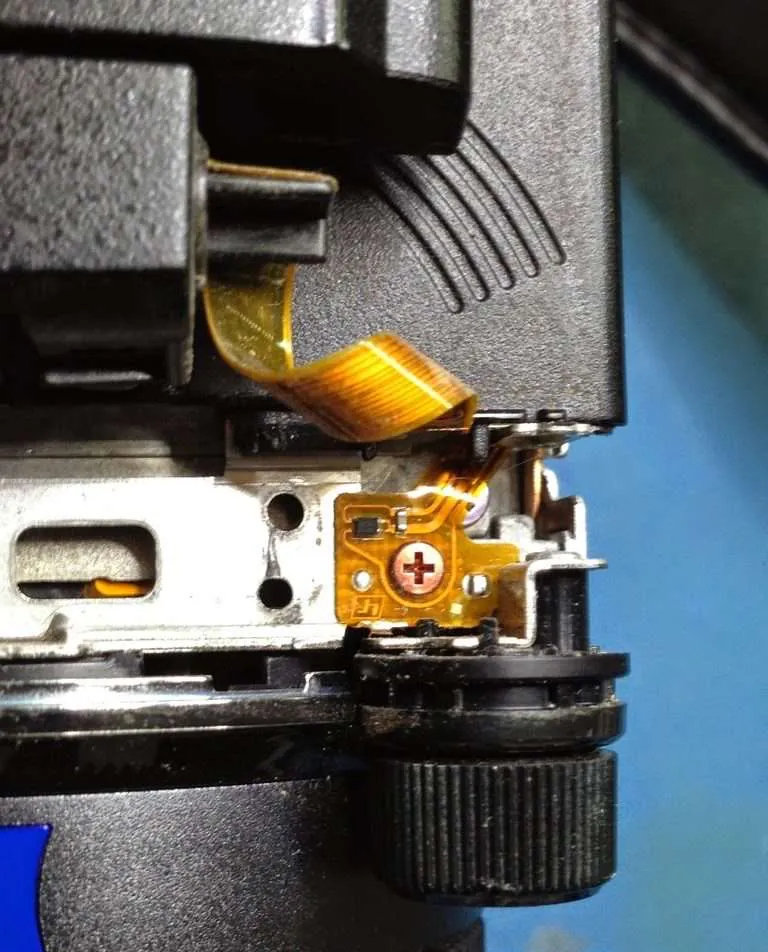 Juan-Luis-Martel-IMG_0339-Reparacion-de-camara-de-video-SONY-HXRNX30E-768x1024.jpg