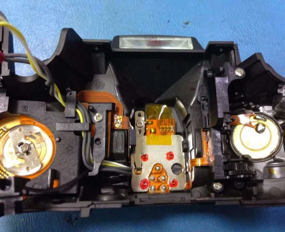Juan-Luis-Martel-SERVICIO-TECNICO-IMG_0046-REPARACION-camara-CANON-eos500d-768x1024.jpg