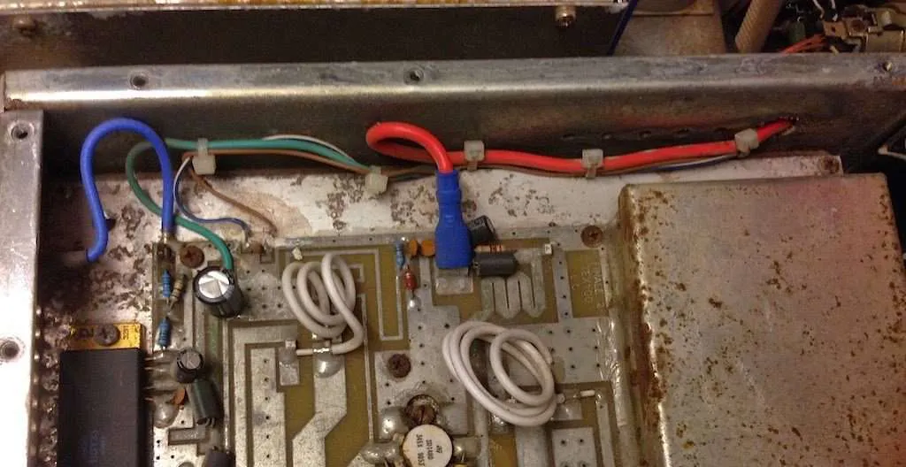 Reparación de paso final amplificador de RF de emisora de FM circuito interno