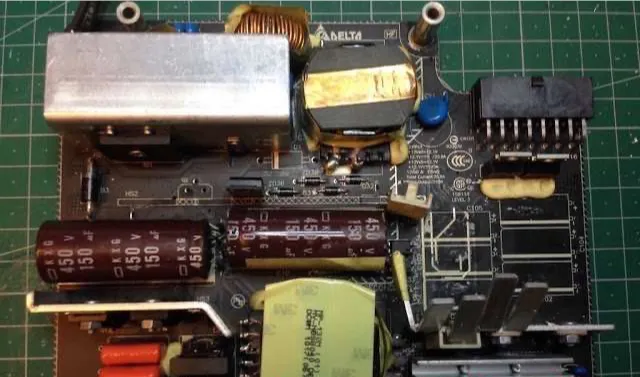 fuente de alimentación iMac mal condensadores