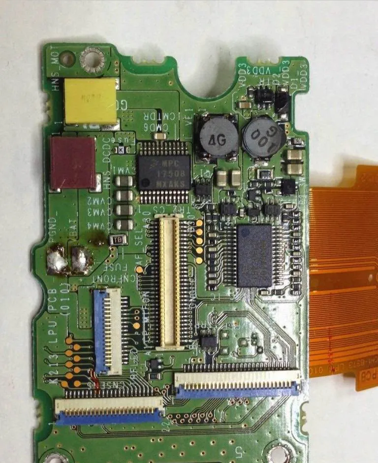 Servicio-tecnico-reparacion-CAMARAS-DSL-CANON-IMG_2586-Juan-Luis-Martel-Tecnico-electronica-Las-Palmas-768x1024.jpg