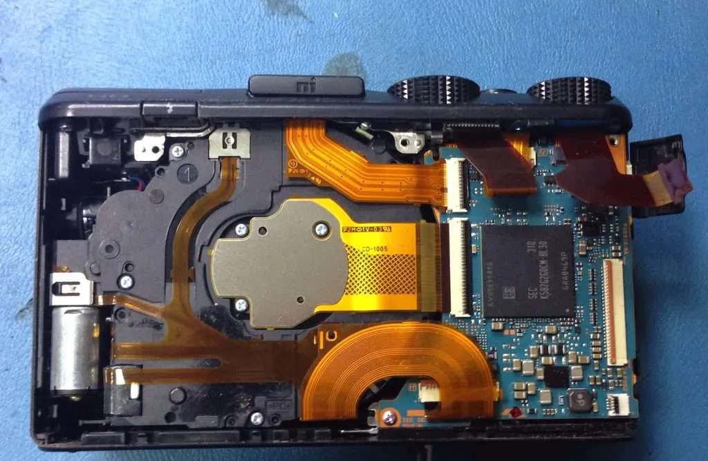 Servicio-tecnico-reparacion-CAMARAS-DSLR-SONY-IMG_3041-Juan-Luis-Martel-Tecnico-electronica-Las-Palmas-1024x768.jpg
